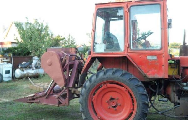 Первый в мире строительный комбайн из трактора Т-40 смастерил ростовский умелец