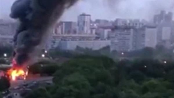 Пожар на 200 кв. метрах вспыхнул в ангаре на северо-востоке Москвы<br />
