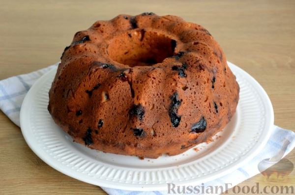 Творожный кекс с чёрной смородиной