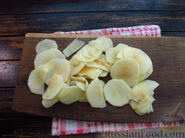 Жареные плюшки с яблоками