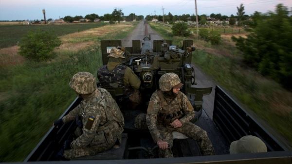 ЕС намерен выделить еще €500 млн на военную помощь Украине<br />
